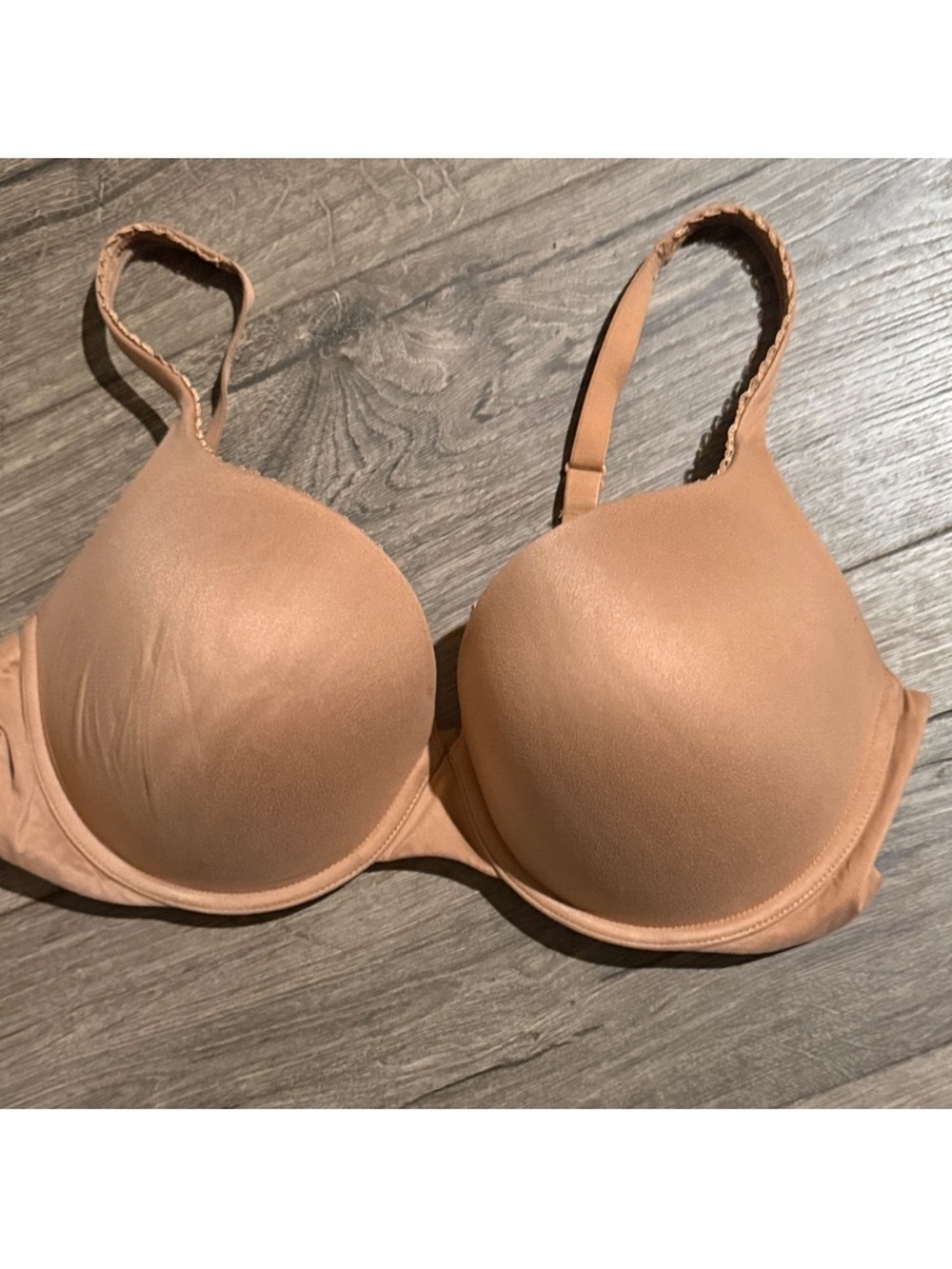 Victoria's Secret Nude
Underwire T-Shirt Bra 38D